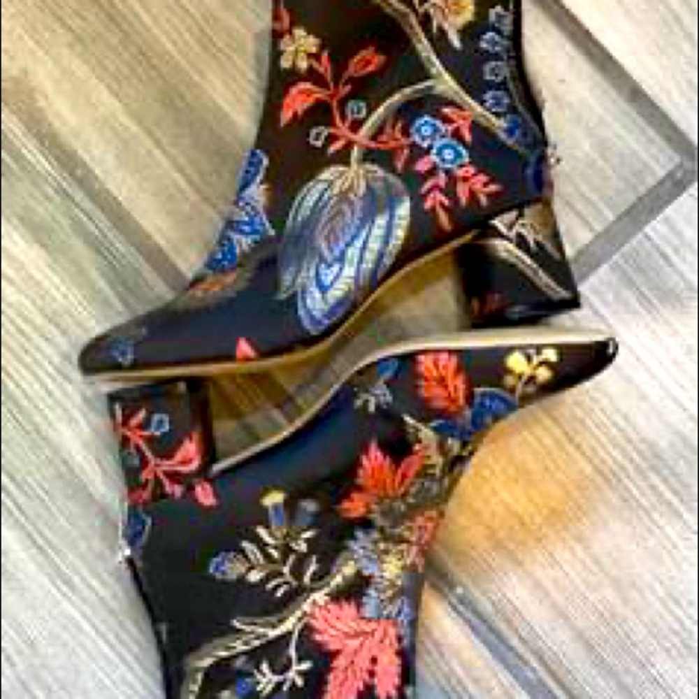 Zara embroidered ankle boots